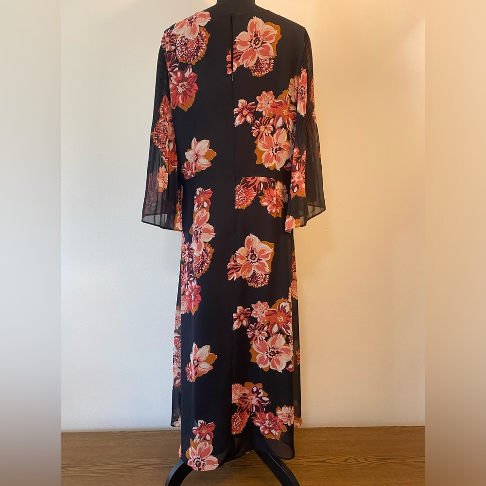 Floral Ann Taylor Factor Dress - Picture 2 of 6